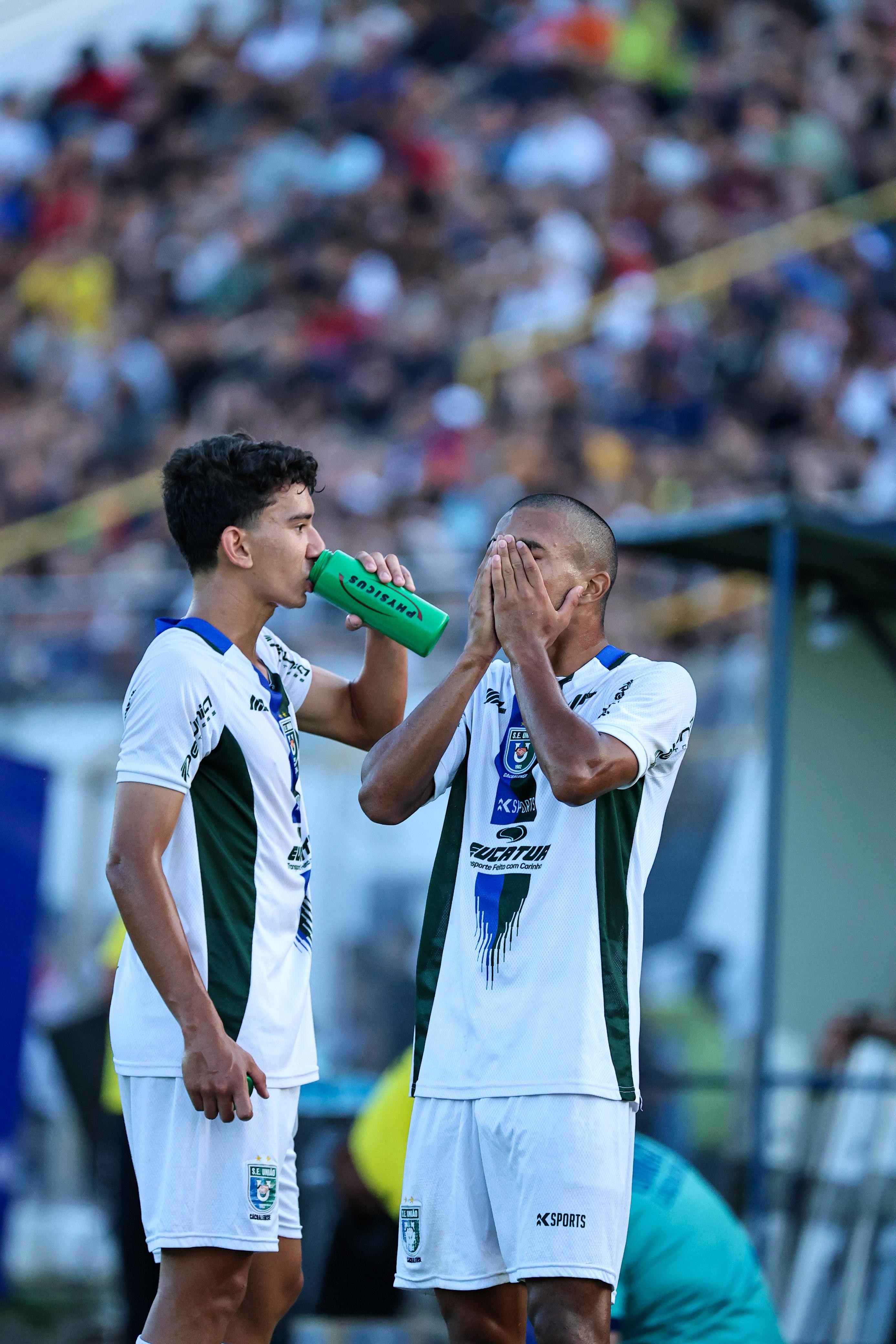 União Cacoalense perde para o Santos, mas segue vivo na Copinha