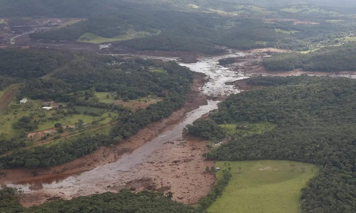 Vale é acusada de abandonar vítimas de Brumadinho e STF julgará caso sobre auxílio emergencial