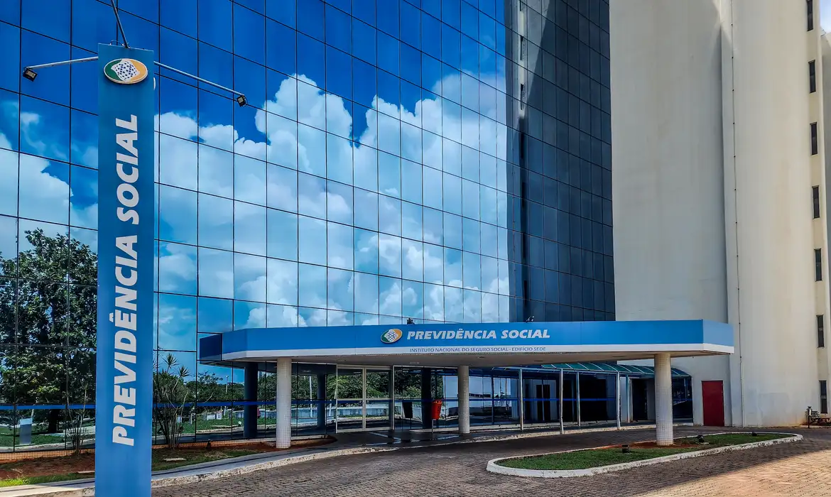 Vazamento de Dados no INSS: 2,8 Milhões de CPFs Expostos; 98% de Pessoas Falecidas