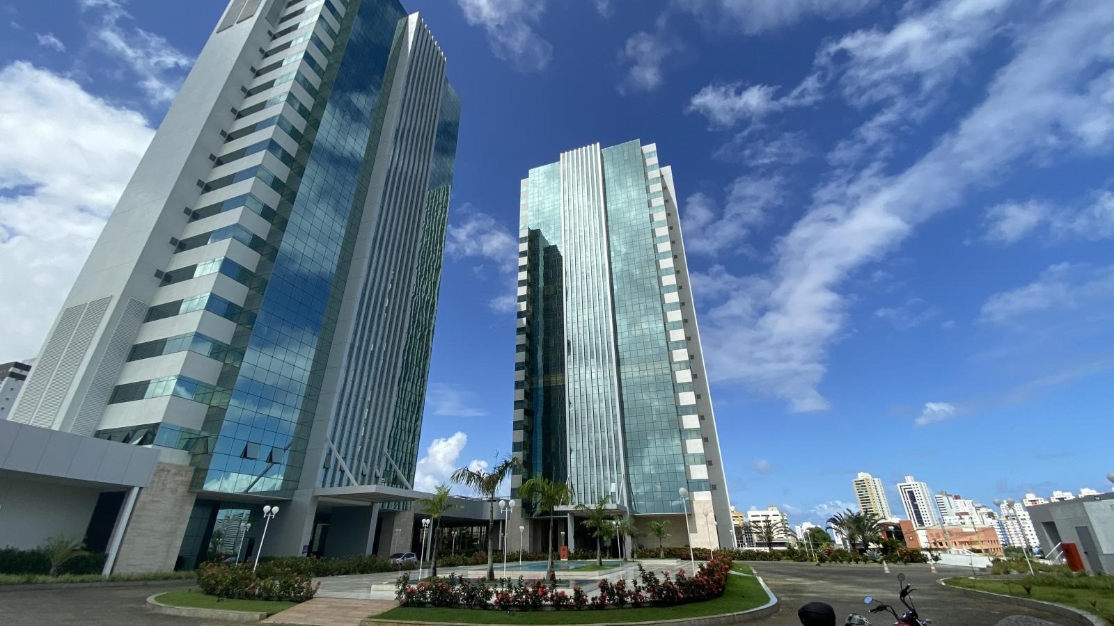 Vendedora tem justa causa mantida após ser flagrada trabalhando em outro local durante ate