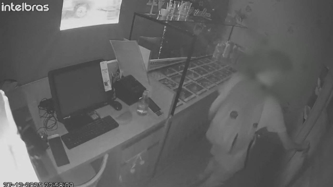 Vídeo mostra adolescente dentro de joalheria em furto de mais de R$ 1 milhão ...