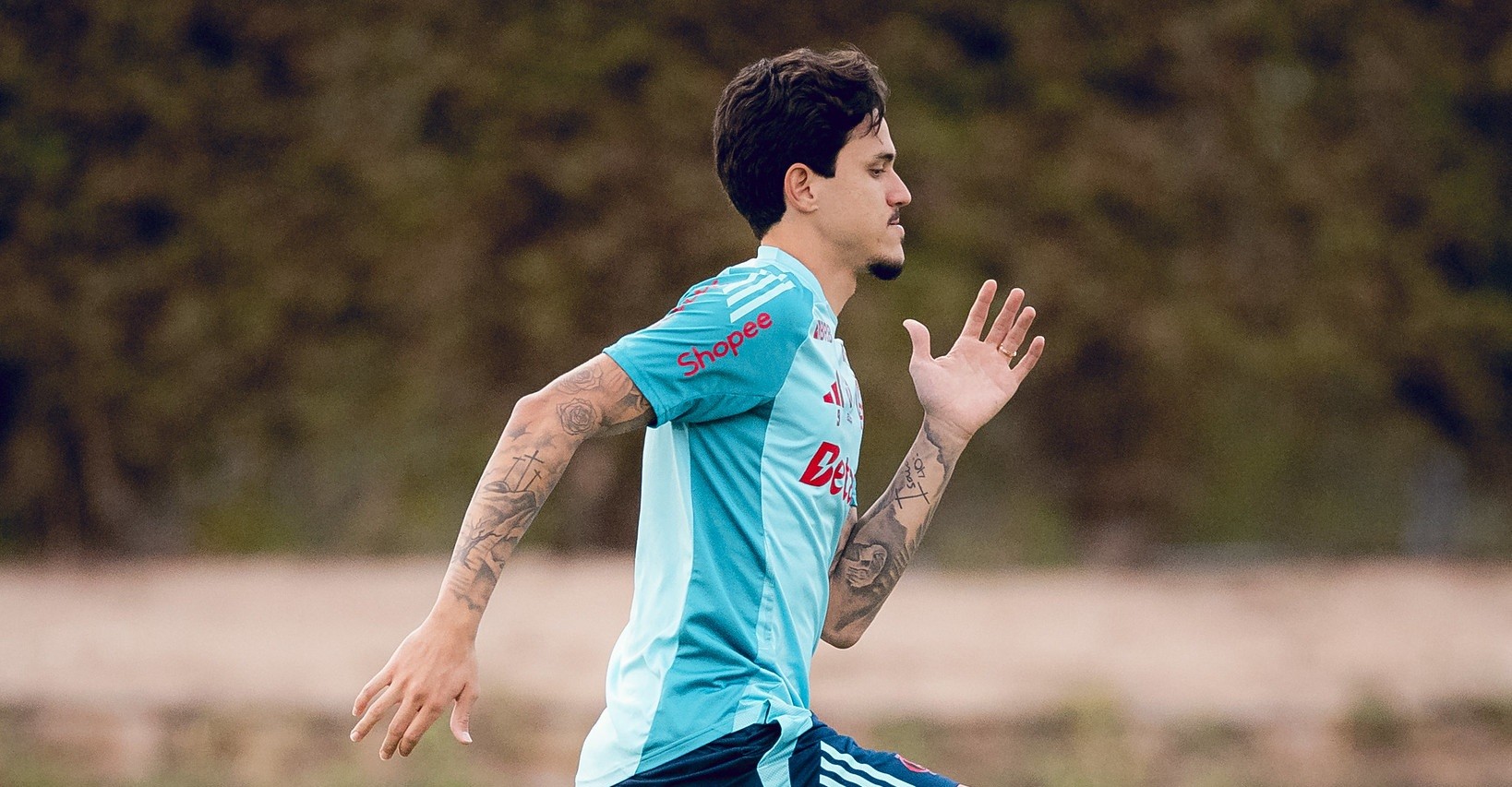 Wallace Yan e Pedro voltam aos treinos no Flamengo antes do grupo principal