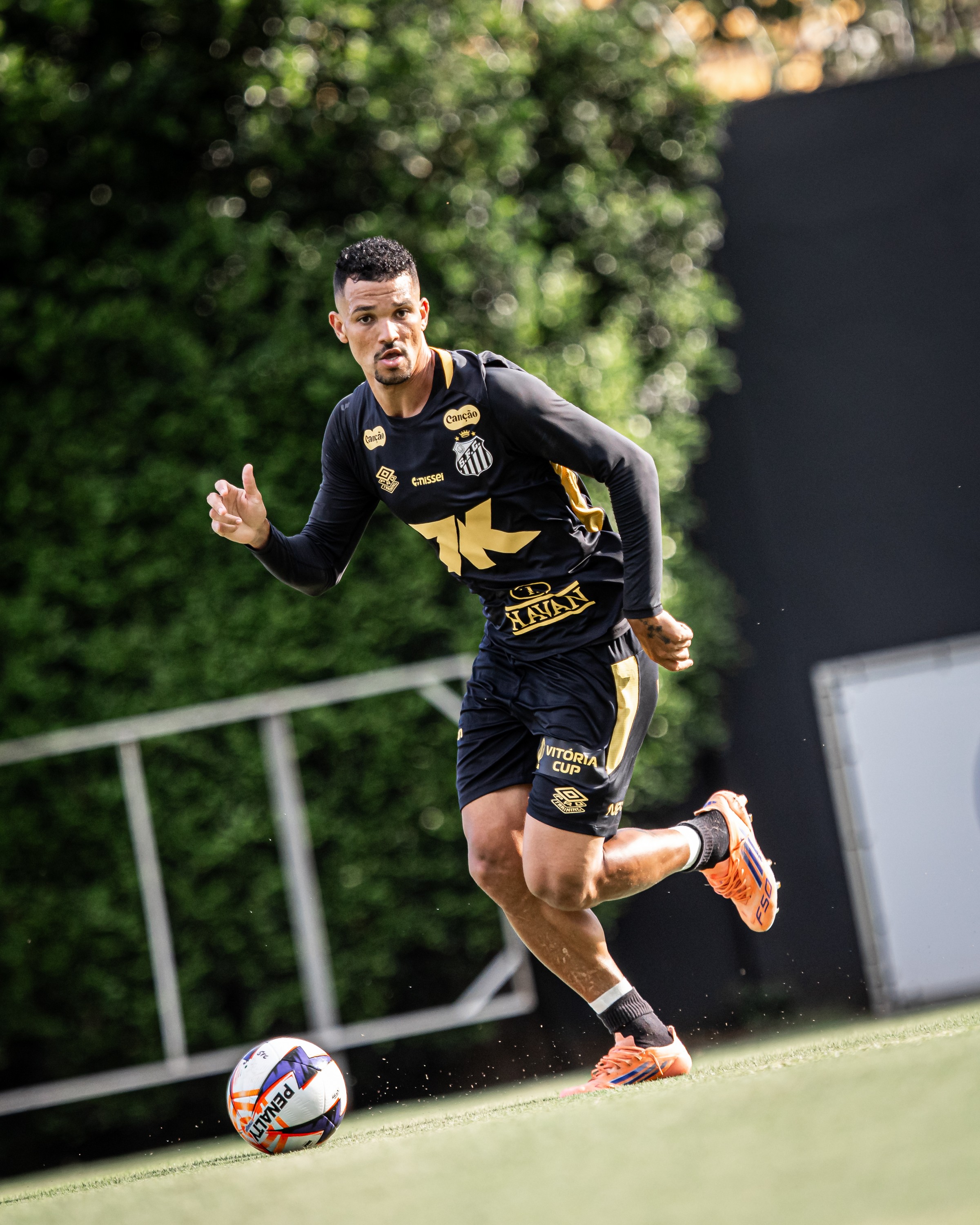 Zé Ivaldo tem novo contrato registrado no BID e está liberado para estreia do Santos no Pa